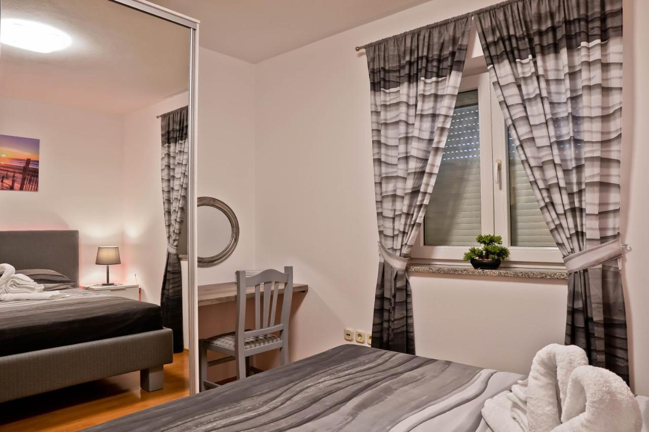 Apartment Suncica Pula Exteriör bild